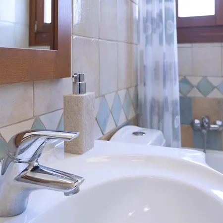 Amaryllis House * Lefkada City